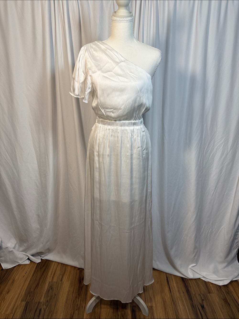 Promesa One-Shoulder White Satin Maxi Dress